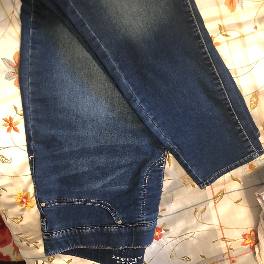 Levi Pull on Skinny Jeans